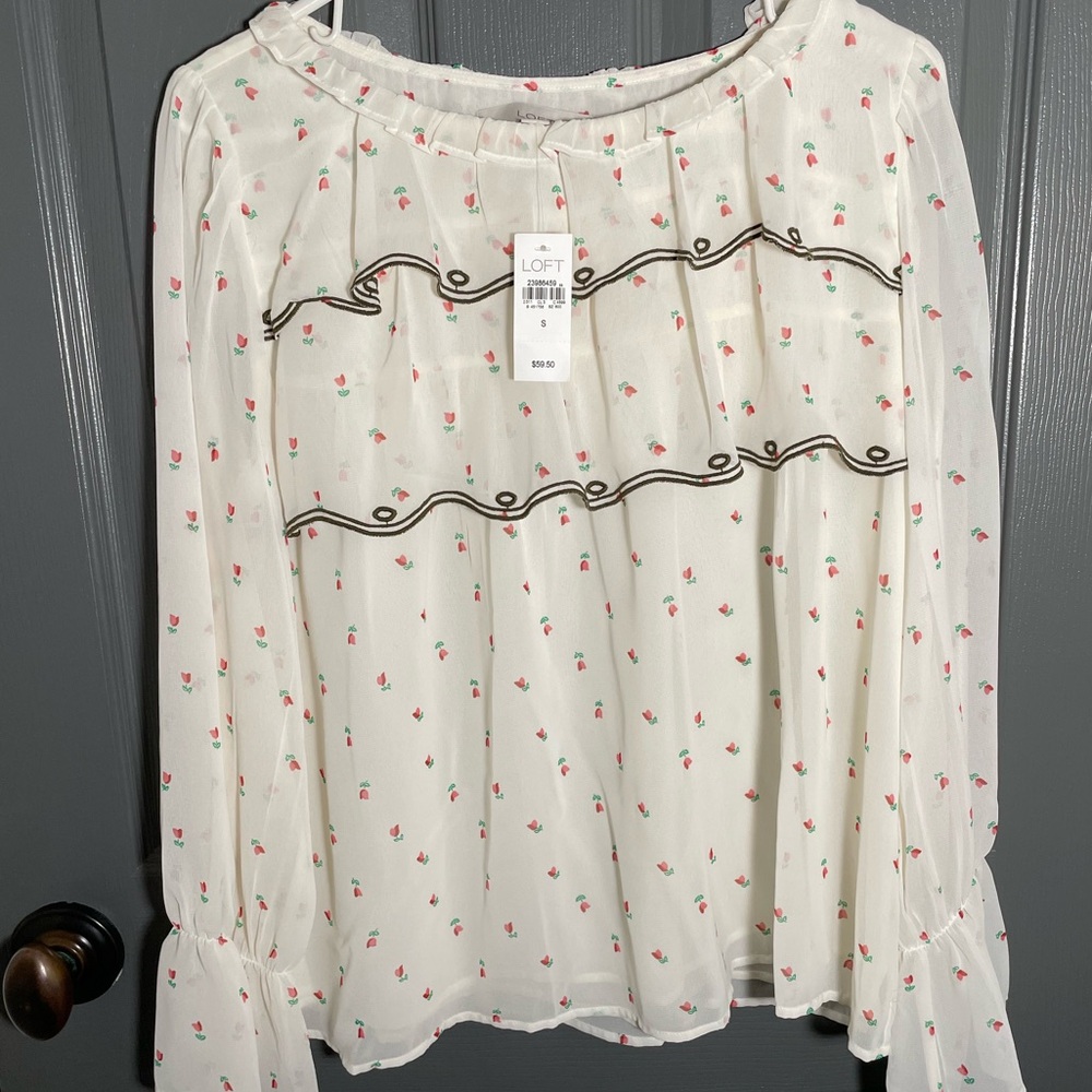 NWT LOFT White Cream Floral Blouse with Black Accents and Roses - Small & Flirty